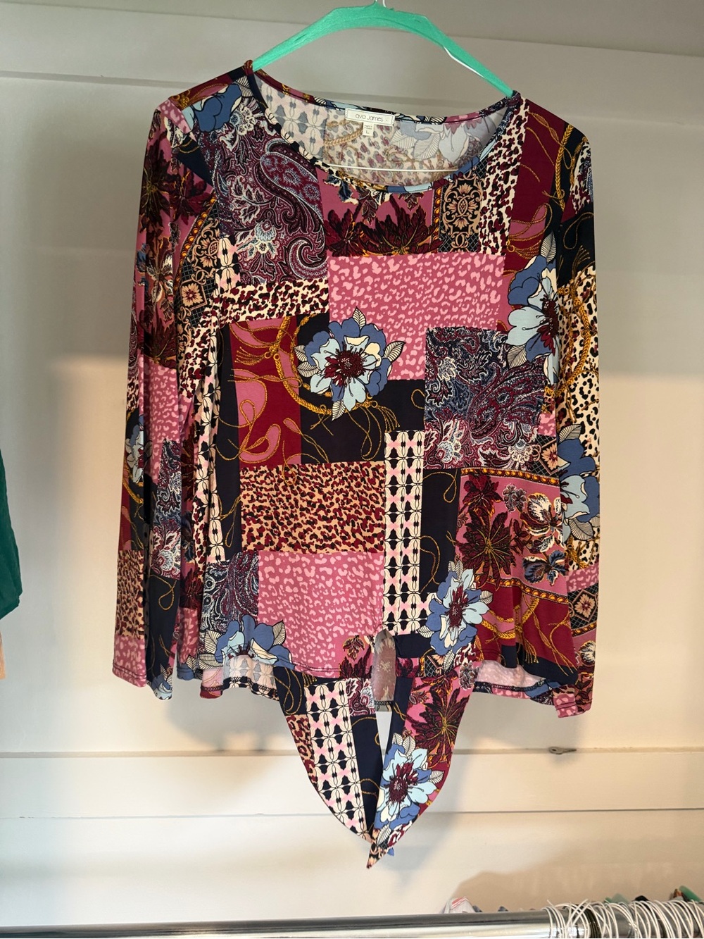 Ava James Women’s Long Sleeve Round Neck Blouse Top Red Multi Size Large - Picture 3 of 4